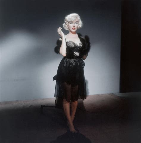 Marilyn Monroe photographed on the set of “Some Like It Hot”, in 1958. : r/oldhollywood
