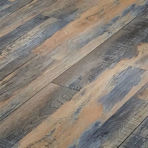 Everything You Need To Know About Distressed Vinyl Plank Flooring ...