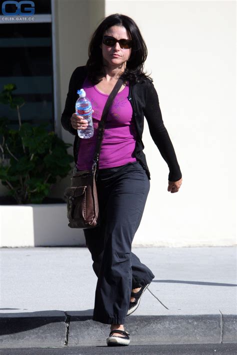 Julia Louis Dreyfus Naked