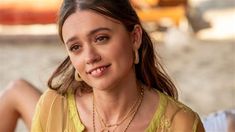 Aimee Lou Wood gets flowers from 'SNL' star Sarah Sherman after sketch