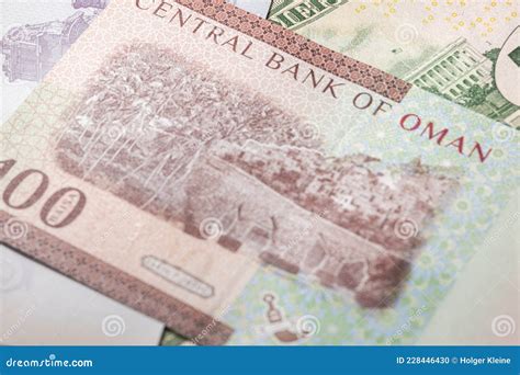 Close Up To 100 Baisa of the Arabic Country Oman. Paper Banknotes of the Arabian Country Stock ...