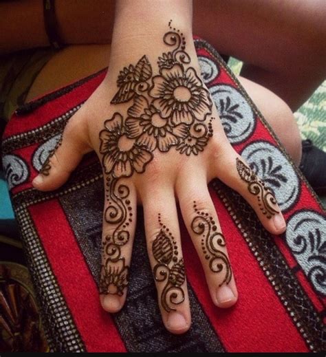 Simple And Easy Mehndi Designs For Children