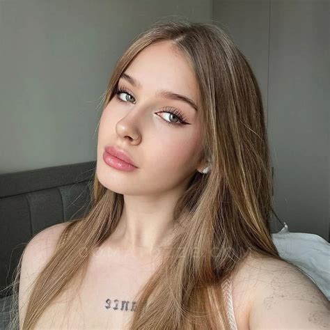 Comatozze Biography, Age, Family, Career, Boyfriend, Net Worth