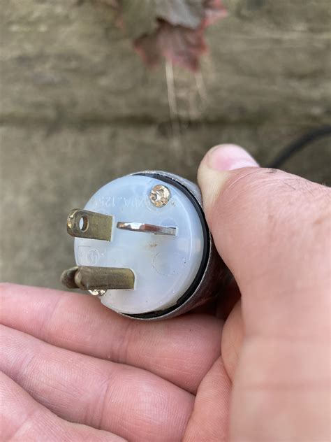 115v 20amp or 230v 10am? : r/electrical