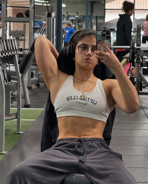 Sara Saffari | the mind to muscle connection went crazy 💪👩‍🎓🤯 | Instagram
