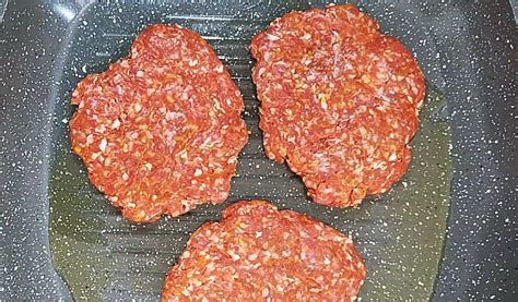 Easy Hamburger Patties Without Egg - No Binders