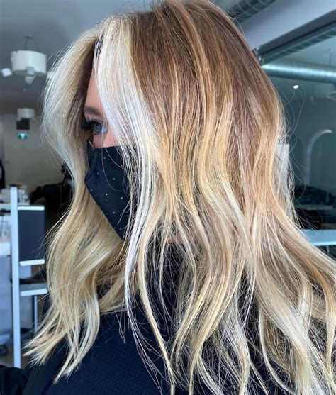 40 Trendy Money Piece Hair Ideas for Your Makeover - Hair Adviser | Tan skin blonde hair, Fall ...