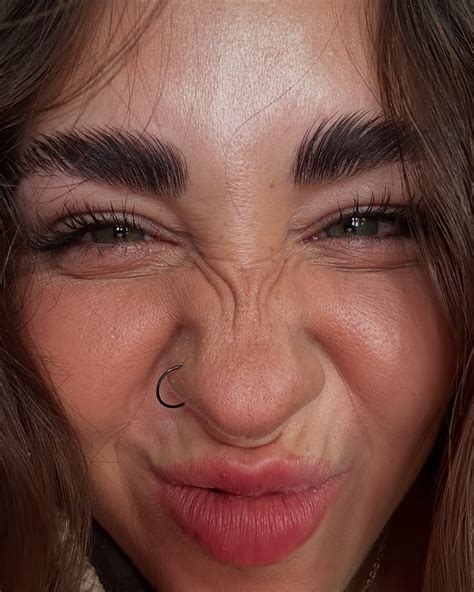 Mia Beyer | Happy Valentines Day from my red eyes to yours 🩷😍👀 | Instagram