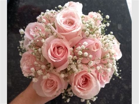 Floricultura Silva | BUQUÊ NOIVA ROSAS ROSA CLARO 12 ROSAS