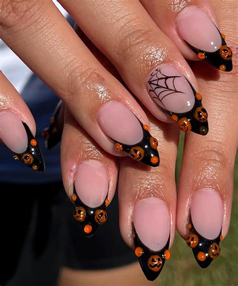20+ Cute Halloween Nail Design Ideas (2024) - DrExplains
