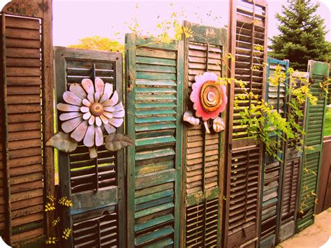 Unusual Garden Fence Ideas That Will Brighten Up Your Outdoor Space