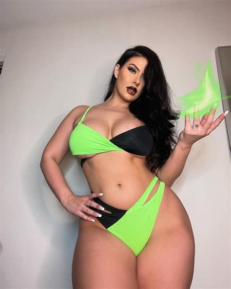 Zoe Renea as Shego : r/cosplaygirls