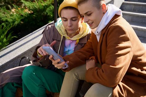 From 'Hey Mamas lesbians' to 'Uhauling'; A Guide to Queer Slang ...