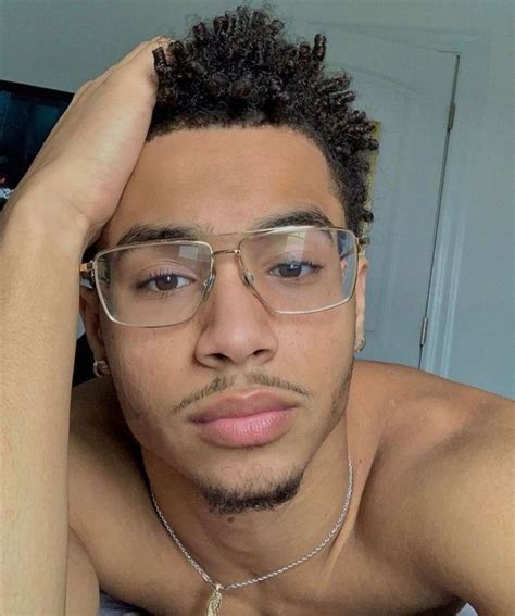 @lilsisknn | Light skin men, Just beautiful men, Haircuts for men