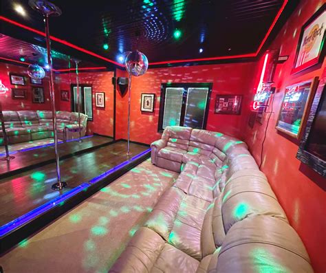 House with secret strip club in basement: 'hottest club in Indiana'