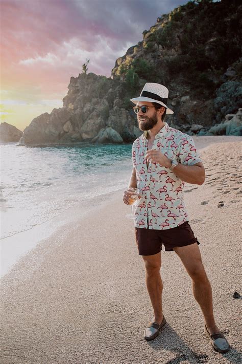 casual men's beach vacation clothes - Merlin Rowland