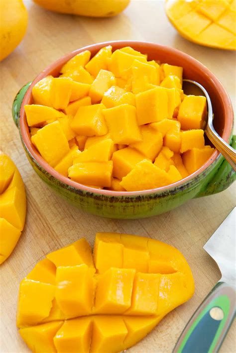 How to Cut Mango Into Cubes (and Around the Pit) - Fifteen Spatulas