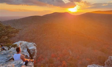 Hiking Hanging Rock State Park in North Carolina - HappyWanders