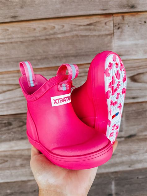 Kid's XTRATUF Ankle Deck Boots in Pink | Toddler girl outfits, Baby fits, Toddler tshirts