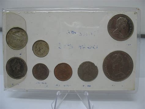 1968 CANADIAN COINS SET - Includes both type of Dimes and Quarters