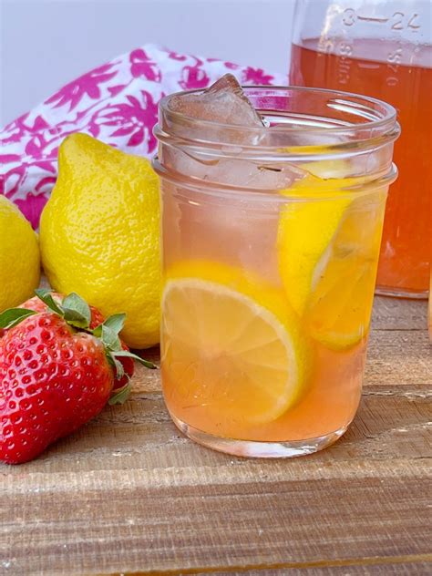 Easy Strawberry Lemonade Moonshine Recipe (With Everclear)