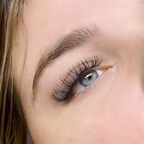 How to Get Wispy Lash Extensions | The Lash Lounge