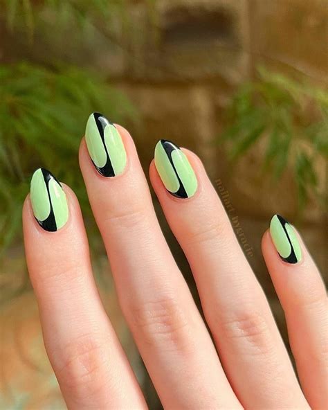 Mountain Peak Nails: 40+ Pretty Nail Designs For This Trendy Nail Shape