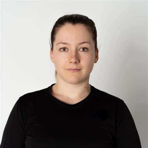 1_Sophie_Passport_20_11_20_DSC07462_Passport - Bodyreform