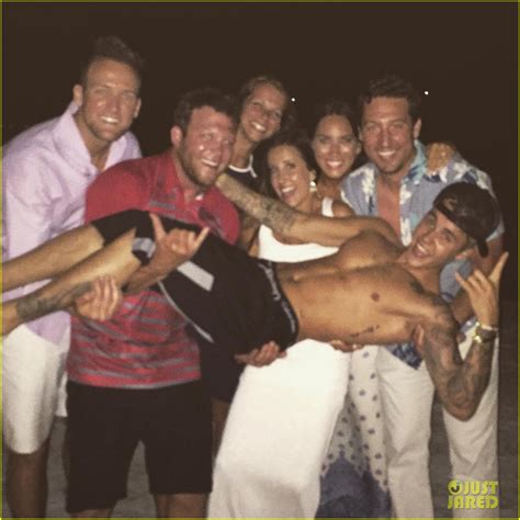 Justin Bieber Goes Butt Naked In New Vacation Pic!: Photo 3410139 ...