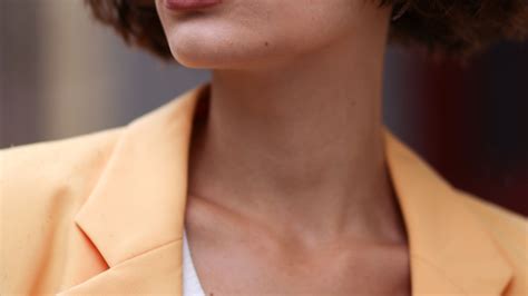 Chin Hair Facts: Why They Grow And How To Get Rid Of Them For Good | Glamour UK