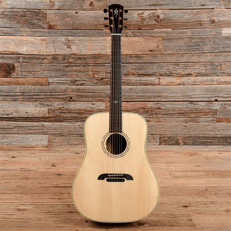 Alvarez Yairi DYM60HD Masterworks Dreadnought Natural - Chicago Music ...