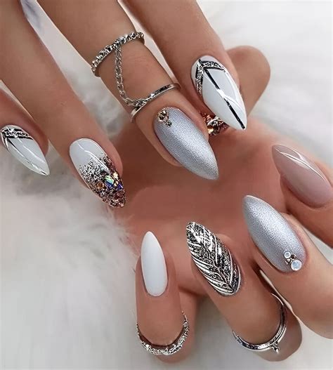55 Gorgeous New Year's Eve Nails To Jump-Start Your Beauty Era - Woman ...