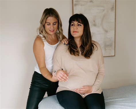 Shoulder Pain Pregnancy Causes & Tips