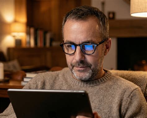 How to keep your glasses from fogging up in cold weather - Luxreaders