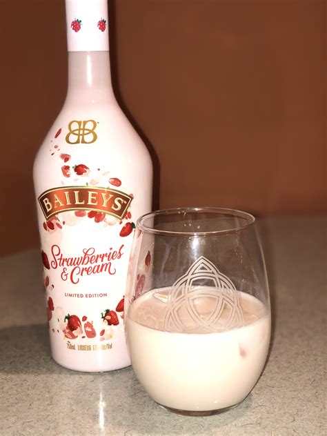 Pin by Nayeli Gavilan on Tragos | Baileys drinks, Baileys recipes ...