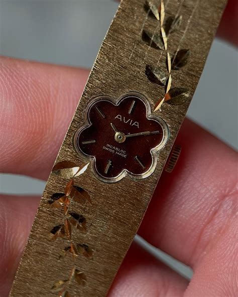 Artizen on Instagram: "🌠 AVIA PALACE DECOR MANUAL WINDING VINTAGE WATCH ...