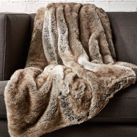 9 Unbelievable Faux Fur Throw Blanket for 2023 | CitizenSide