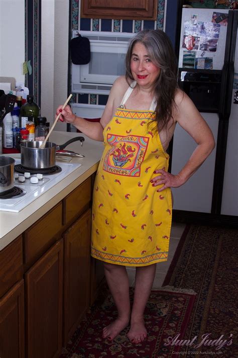 Aunt Judy's Collectio, Free Nude MILF & Moms Pussy Pics