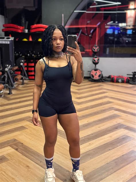 Bella Saint-Claire (@blackduquesa_) • Instagram photos and videos