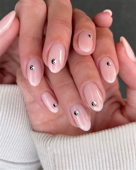 Summer Oval Nail Designs & Color Ideas: Bright, Unique Combos for ...
