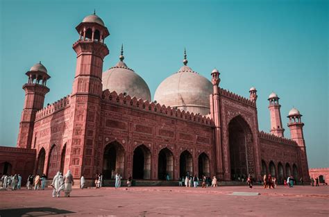 20 Intriguing Facts About Badshahi Mosque - Facts.net