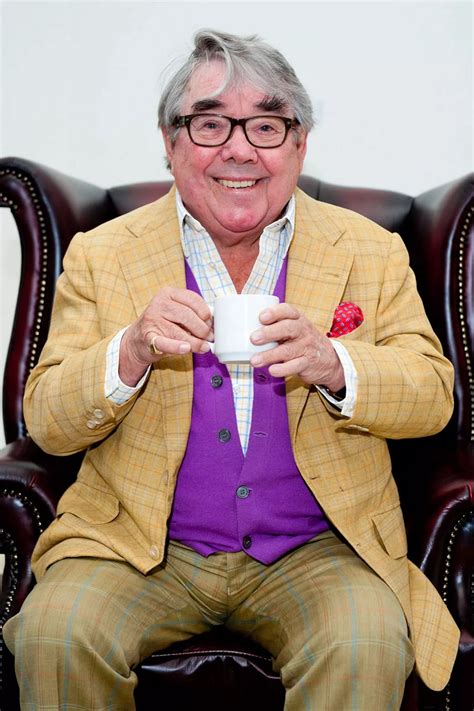 Ronnie Corbett dead age 85: TV comedian passes away surrounded by ...