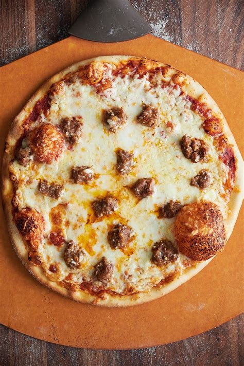 Chicago Tavern Style Pizza with Italian Sausage (at home version ...