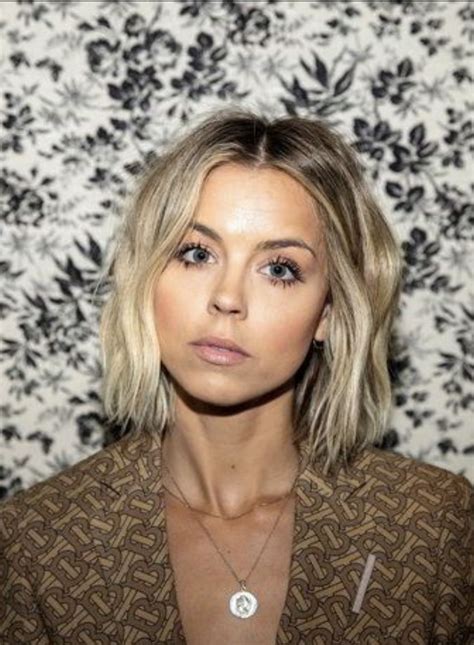 Pin by Jes Brown on Hairdids | Hair looks, Platinum blonde hair, Short ...