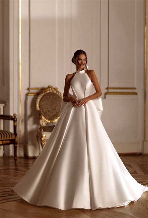 Halter Ball Gown Wedding Dresses