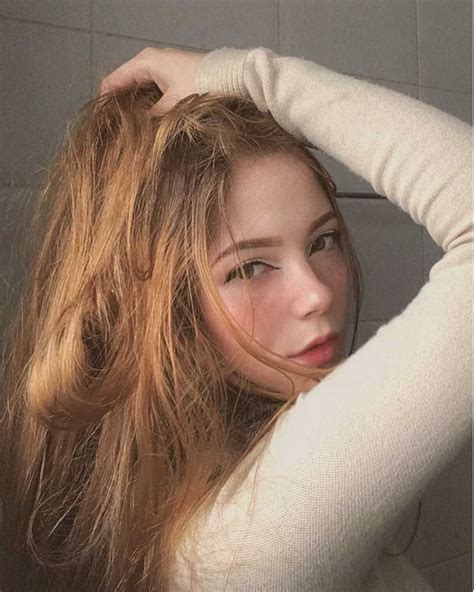 Sr ' 'W . * *4 - m^w^Ka /4. - iAfy _' r r# *r/'' vi' i. V >. ,|M- V 'T^^Um^E1 0/% y fWUSi/ ' J ...