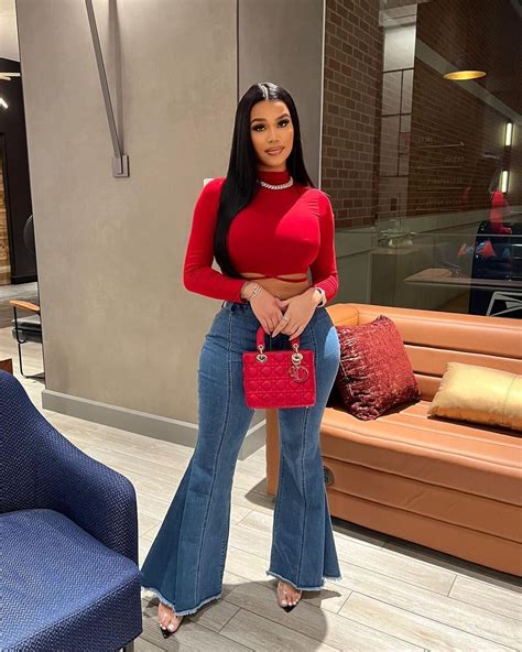 MULAN HERNANDEZ (@mulanhernandez) • Instagram photos and videos | Lookbook outfits, Outfits ...