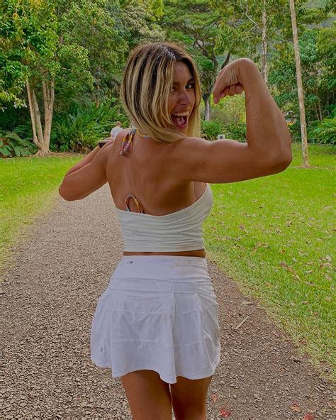 Jacqueline Laurito (nami_m0mmy)