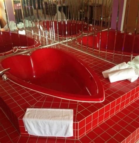 heart tub | Red aesthetic, Retro interior, Decor