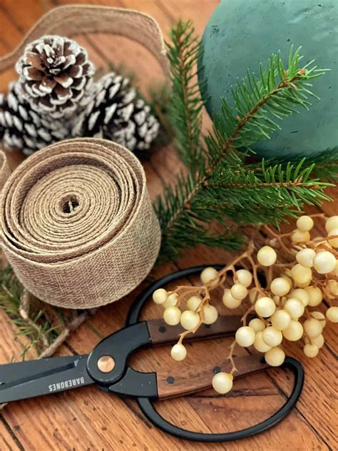 How to Make a Christmas Kissing Ball - Stacy Ling